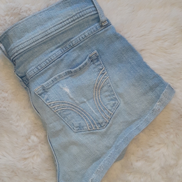 Hollister Short Shorts - Picture 3 of 5